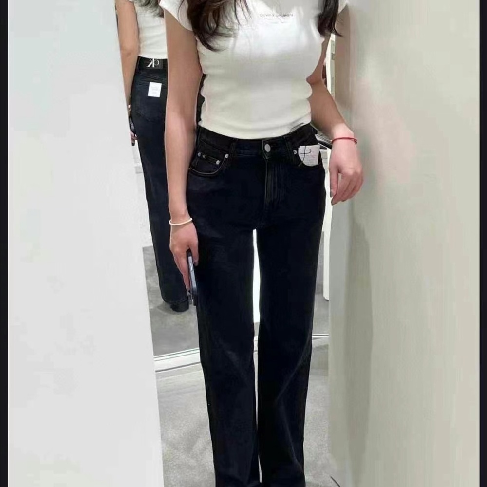 NWT Calvin Klein Women’s 90s Straight Jeans
